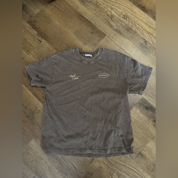 Elevated Faith tee - Picture 2 of 3